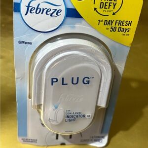Febreze Plug Oil Warmer with Low-Level Indicator Light - White